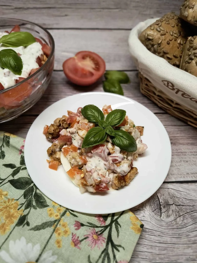 Sałatka z kurczakiem - zdjęcie potrawy